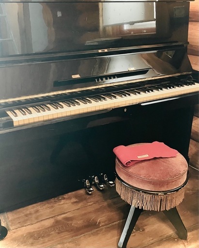 •	【引き取り限定】YAMAHA アップライトピアノ U2（1976年製）1万円