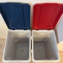 ニトリ　連結カラー分別ペール　45L 赤・青の画像