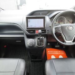 トヨタ　ノア　Ｘ★1年保証★ロードサービス付　純正９型ナビ　地デジ　バックカメラ　Ｂｌｕｅｔｏｏｔｈ　純正後席モニター　両側パワースライド　ビルトインＥＴＣ　スマートキー　アイドリングストップ　オートライト　ＬＥＤヘッド　フォグライトの画像