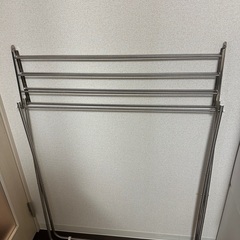 スタンド式バスタオルハンガーの画像