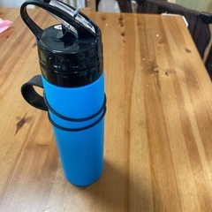 柔らかい水筒の画像