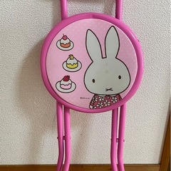 折りたたみパイプ椅子　の画像