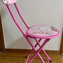 折りたたみパイプ椅子　の画像