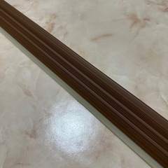 スベラーズ　茶色　1本の画像