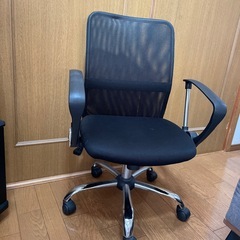 事務用椅子の画像
