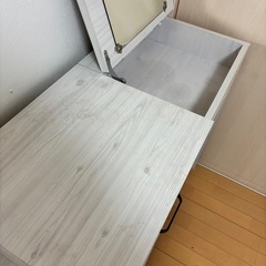 ドレッサー　デスク　伸縮可能の画像