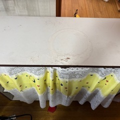 キャスター付き収納棚の画像