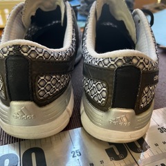 adidas スニーカー　26.5センチの画像