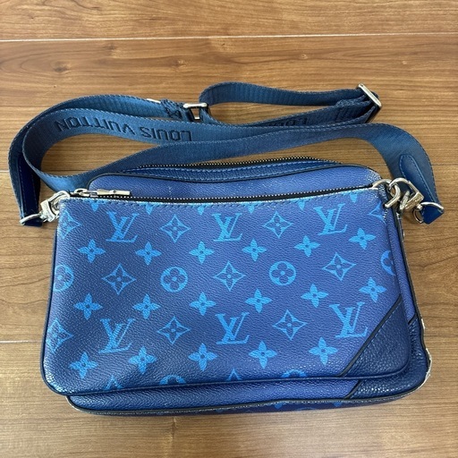 ルイヴィトン　トリオメッセンジャーバッグ
