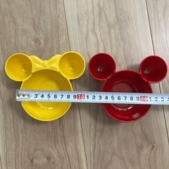 ディズニー　プラスチック食器の画像