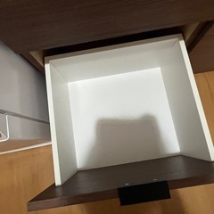 食器棚の画像