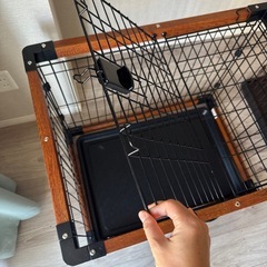DEARBB 犬ケージ 犬サークル 木製犬ケージ ペットケージ 犬ゲージ屋根付き 木製ペットケージ トレー付き ブラウン 幅76.5x奥行55x高さ60cm
の画像