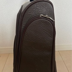  レザースーツケースの画像