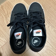 NIKE◾️スニーカー　24.5cm
の画像