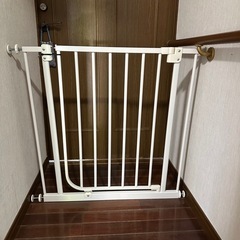 美品　ベビーゲートの画像