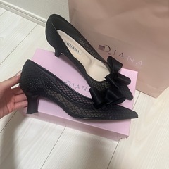 DIANA パンプスの画像