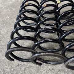 GRX135 マークX 4WD 純正サス　スプリング
の画像