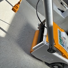 LM2810 芝刈機　RYOBI カゴなしの画像