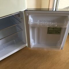 🍀【美品】レトロ冷蔵庫 81L 一人暮らし 小型 おしゃれ ノンフロン 冷凍冷蔵庫 ホワイト PRR-082D-Wの画像