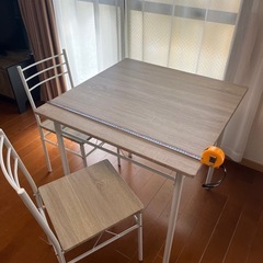 【値下げ】オシャレなテーブル　2人の画像