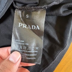 プラダ　Tシャツ
の画像