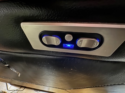 電動ソファー！早い者勝ちです。