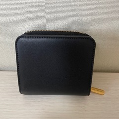 新品！CHARLES & KEITH フロントポケット　ジップアラウンドウォレットの画像