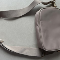 H&M ベージュ　ショルダーバッグの画像