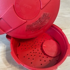 美品 マイヤー(Meyer）電子レンジ圧力鍋 レッド の画像