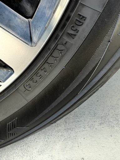 〈10.30値下げ〉夏タイヤ　ホイール4本セット235/50R18 アルファード 、ヴェルファイアに