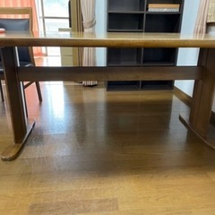 ６人掛けダイニングテーブルの画像