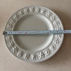 ウェッジウッド(WEDGWOOD) フェスティビティ プレート 27cm ホワイトの画像