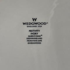 ウェッジウッド(WEDGWOOD) フェスティビティ プレート 大皿27cm アイボリーの画像
