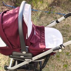 背高ベビーカーチャイルドシート付きイタリア製の画像