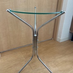 ガラス サイドテーブルの画像