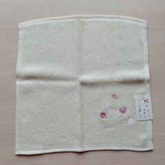 【未使用・タグ付】宇野千代 　絹　タオルハンカチの画像