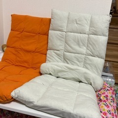小さい座椅子2個での画像