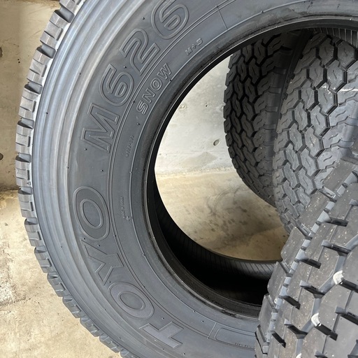 トーヨータイヤ　未使用