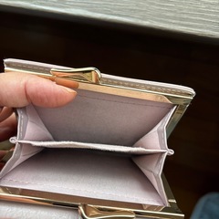 a.v.v  三つ折り財布の画像
