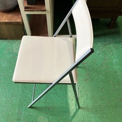 チェア　折りたたみ式　白　ホワイト　椅子　イス　いす　家具　インテリア　シンプル【幅42.7奥43.5座面高46.7背高77】の画像