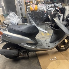 近所のお姉さんの原付の画像