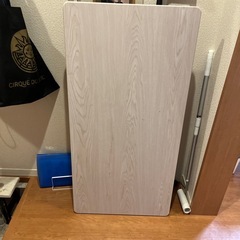 取りに来て下さる方限定！昇降式テーブルの画像
