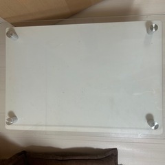 折りたたみテーブルの画像