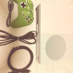 xbox One S （光学式ディスクドライブ搭載版）の画像