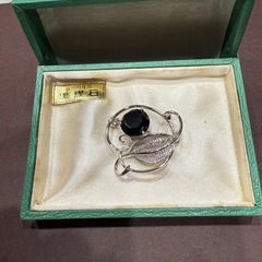 信州特産品　黒耀石 　ブラック　ブローチ　昭和レトロの画像