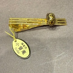  ネクタイピン 金色 ゴールドカラー 鎌倉焼　小督庵 アクセサリーの画像