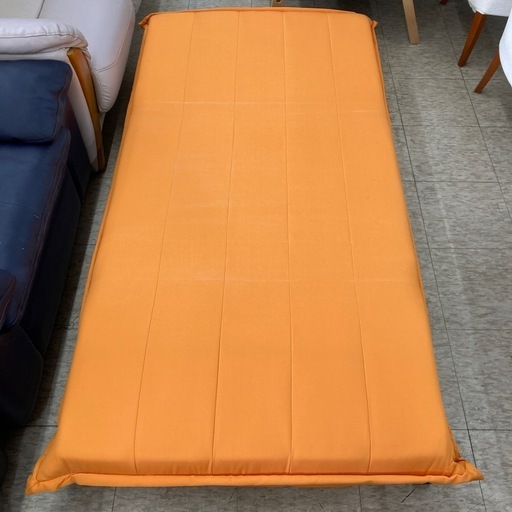 【ジモティー割引で最大15％OFF⭐️】ソファーベッド オレンジ 折り畳み 寝具