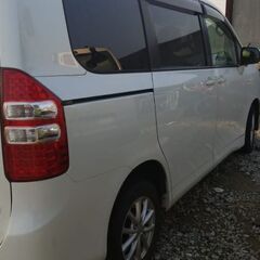 トヨタノア4W-2013モデル。の画像