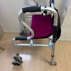 介護用品　歩行器の画像