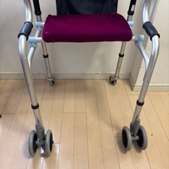 介護用品　歩行器の画像